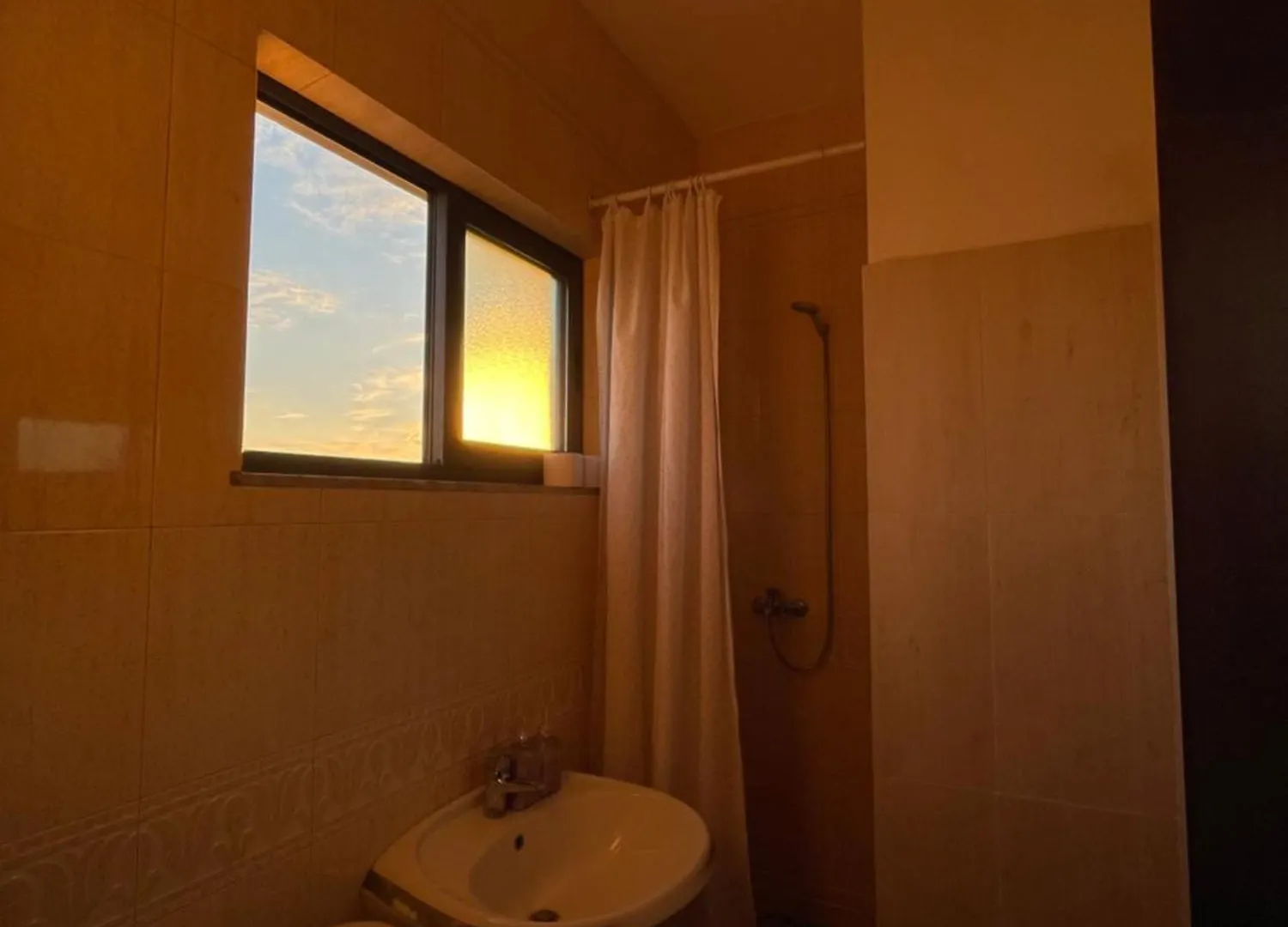 Cozy Big Apartment With Balcony Тирана 0*,  Албания