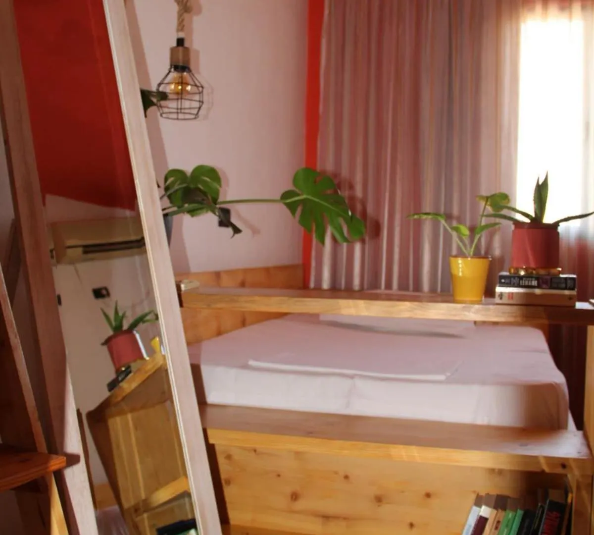 Cozy Big Apartment With Balcony Тирана