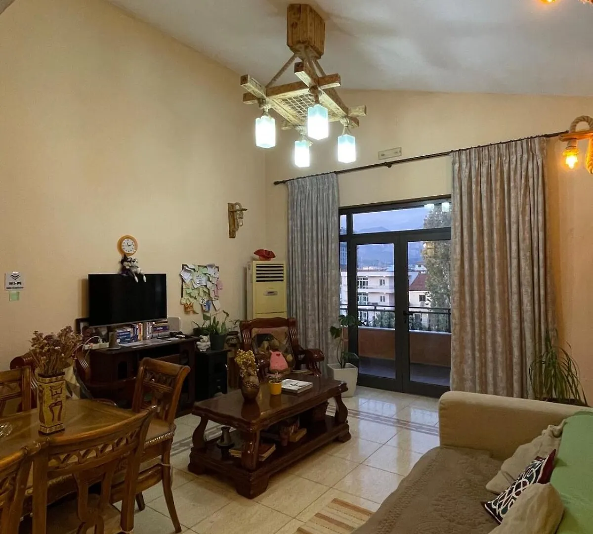 Cozy Big Apartment With Balcony Тирана 0*,